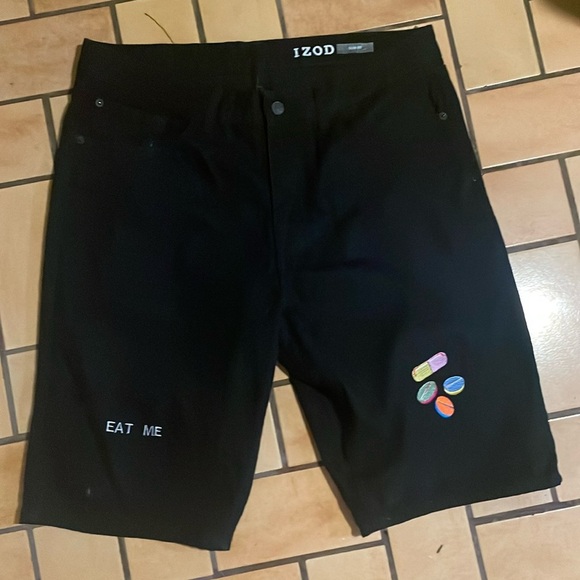 Custom IZOD slim fit size 36 black denim shorts EAT ME & pills dad jorts - Picture 1 of 12